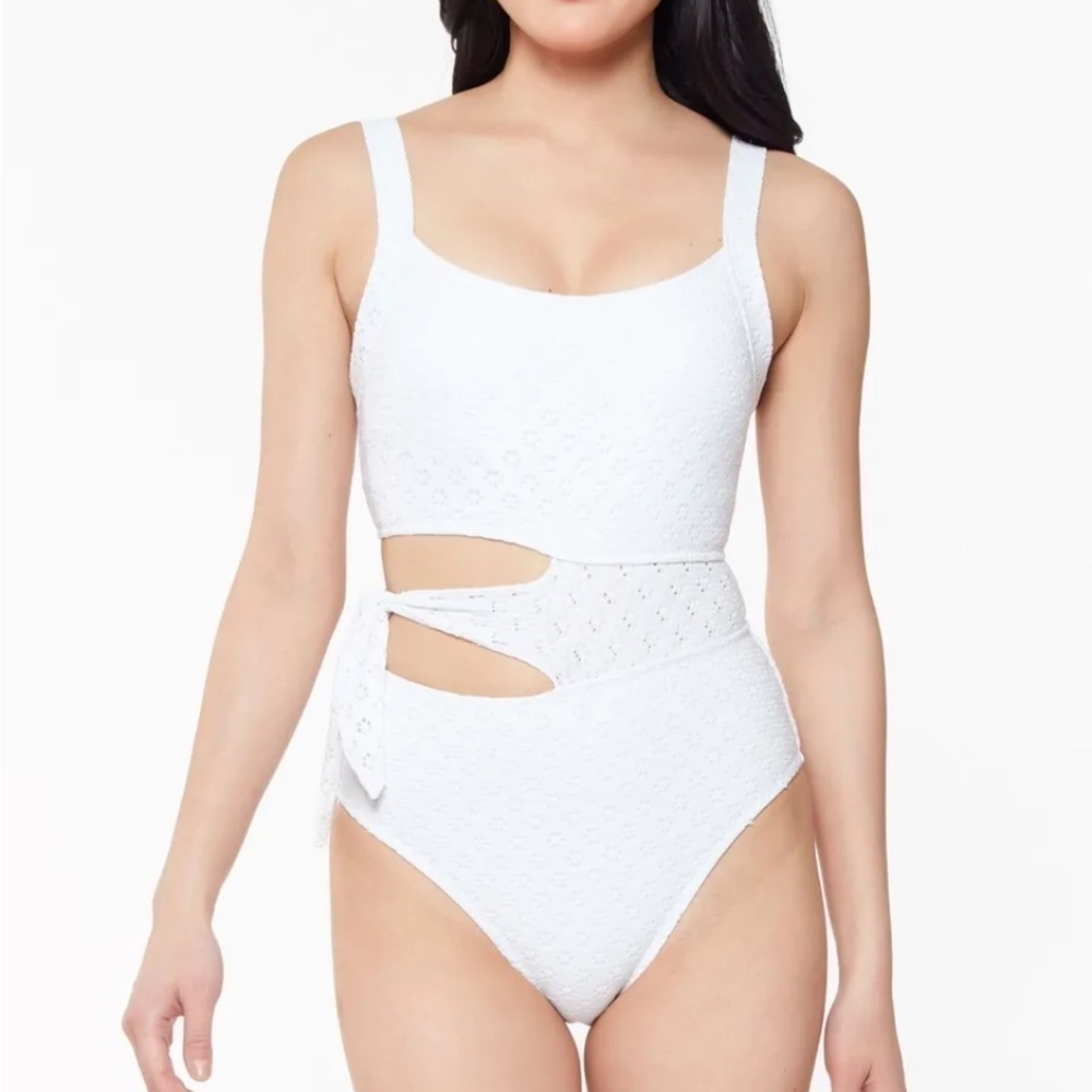 Jessica Simpson Sweet Tooth Solids Cutout White One-Piece Swimsuit